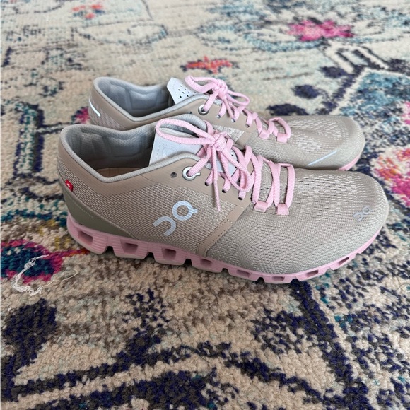 On Cloud X Shoes - Picture 2 of 4